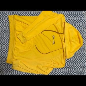yellow sweat shirt